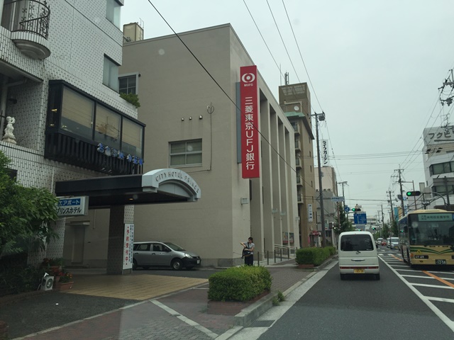 銀行：三菱UFJ銀行泉佐野支店　501m