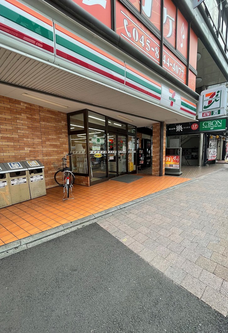 コンビ二：ｾﾌﾞﾝｲﾚﾌﾞﾝ 横浜上大岡西1丁目店　152m