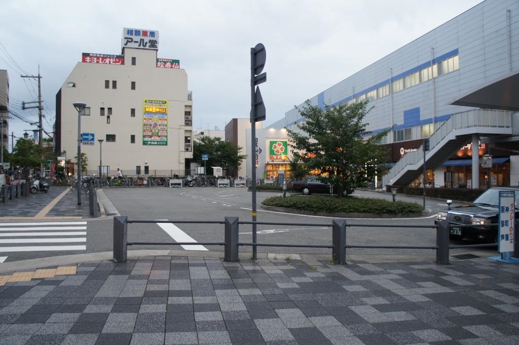 駅：阪神今津駅　370m