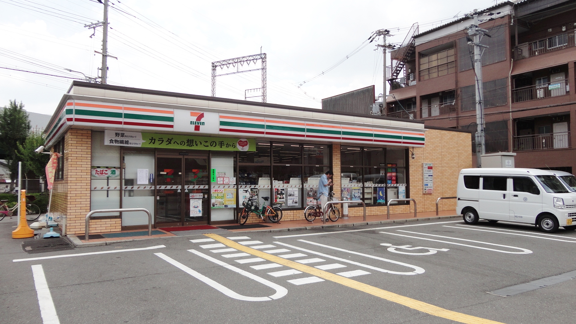 コンビ二：セブンイレブン東大阪俊徳３丁目店　189m