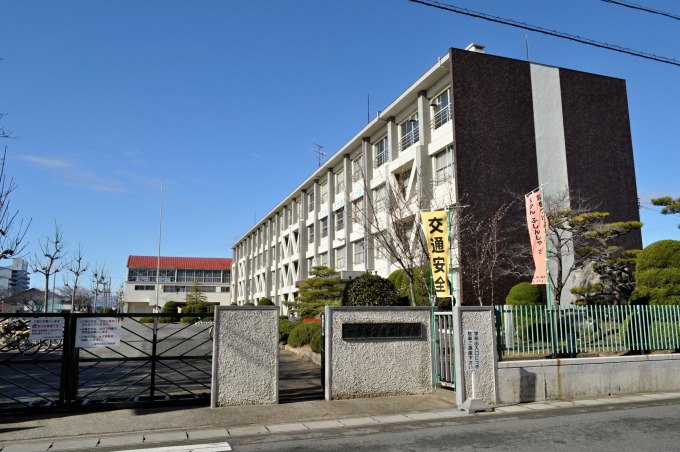 小学校：一宮市立末広小学校　447m