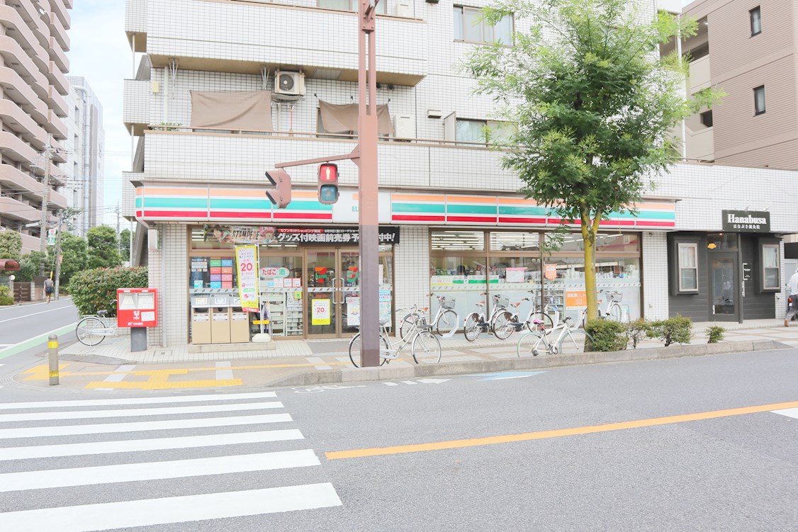 コンビ二：ｾﾌﾞﾝｲﾚﾌﾞﾝ 浦和常盤5丁目店　556m