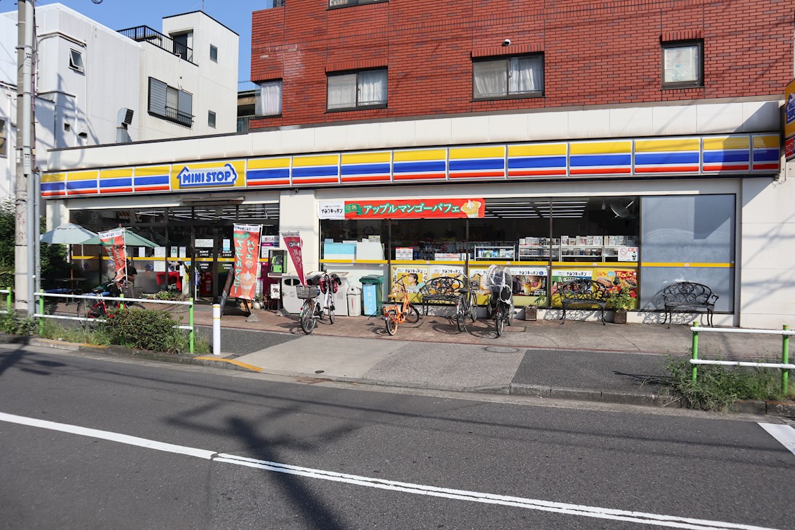 コンビ二：ﾐﾆｽﾄｯﾌﾟ 上板橋店　334m