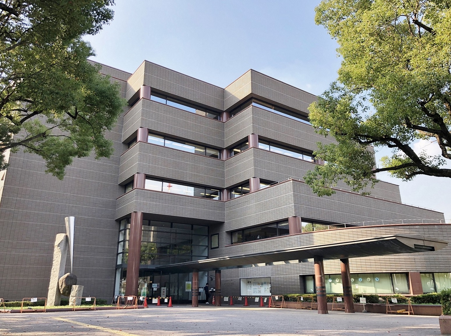 図書館：芸術文化ｾﾝﾀｰ愛知県図書館　535m