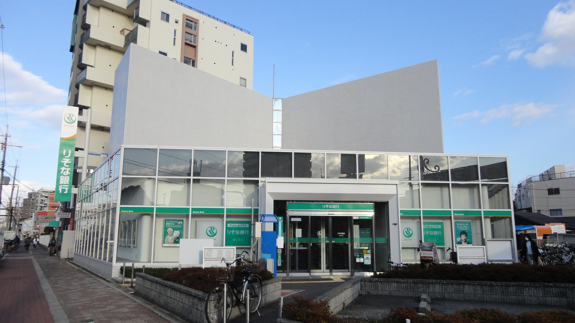 銀行：りそな銀行 野江支店　273m