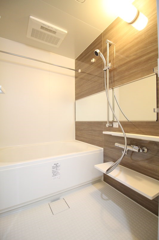 浴室乾燥機・循環式追い炊き機能付きです。