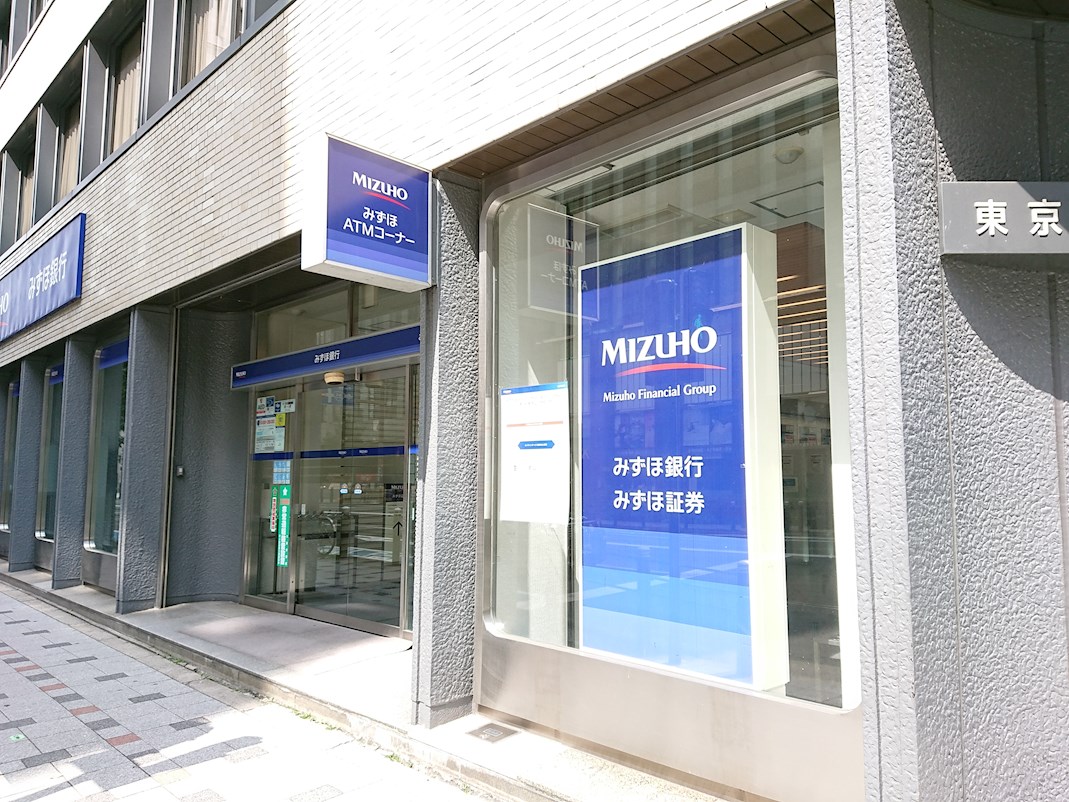 銀行：みずほ銀行船場支店　309m