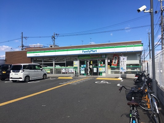 コンビ二：ﾌｧﾐﾘｰﾏｰﾄ 吉祥院東砂ﾉ町店　428m