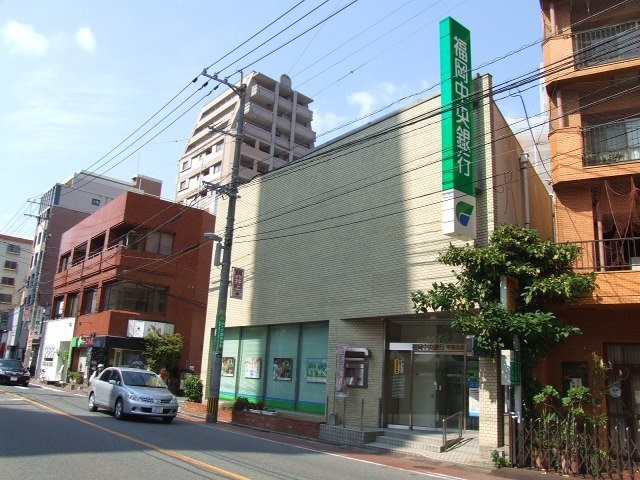 銀行：福岡中央銀行清川支店　92m