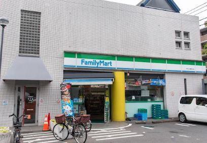 コンビ二：ﾌｧﾐﾘｰﾏｰﾄ 芦花公園駅北店　478m