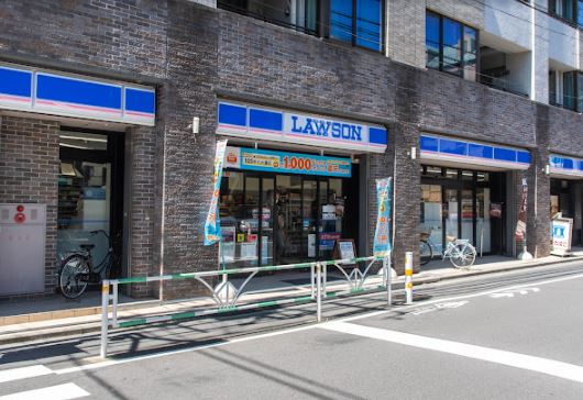 コンビ二：ﾛｰｿﾝ 渋谷初台一丁目店　486m