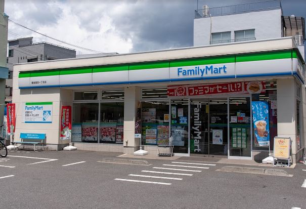 コンビ二：ﾌｧﾐﾘｰﾏｰﾄ 豊島高田一丁目店　223m