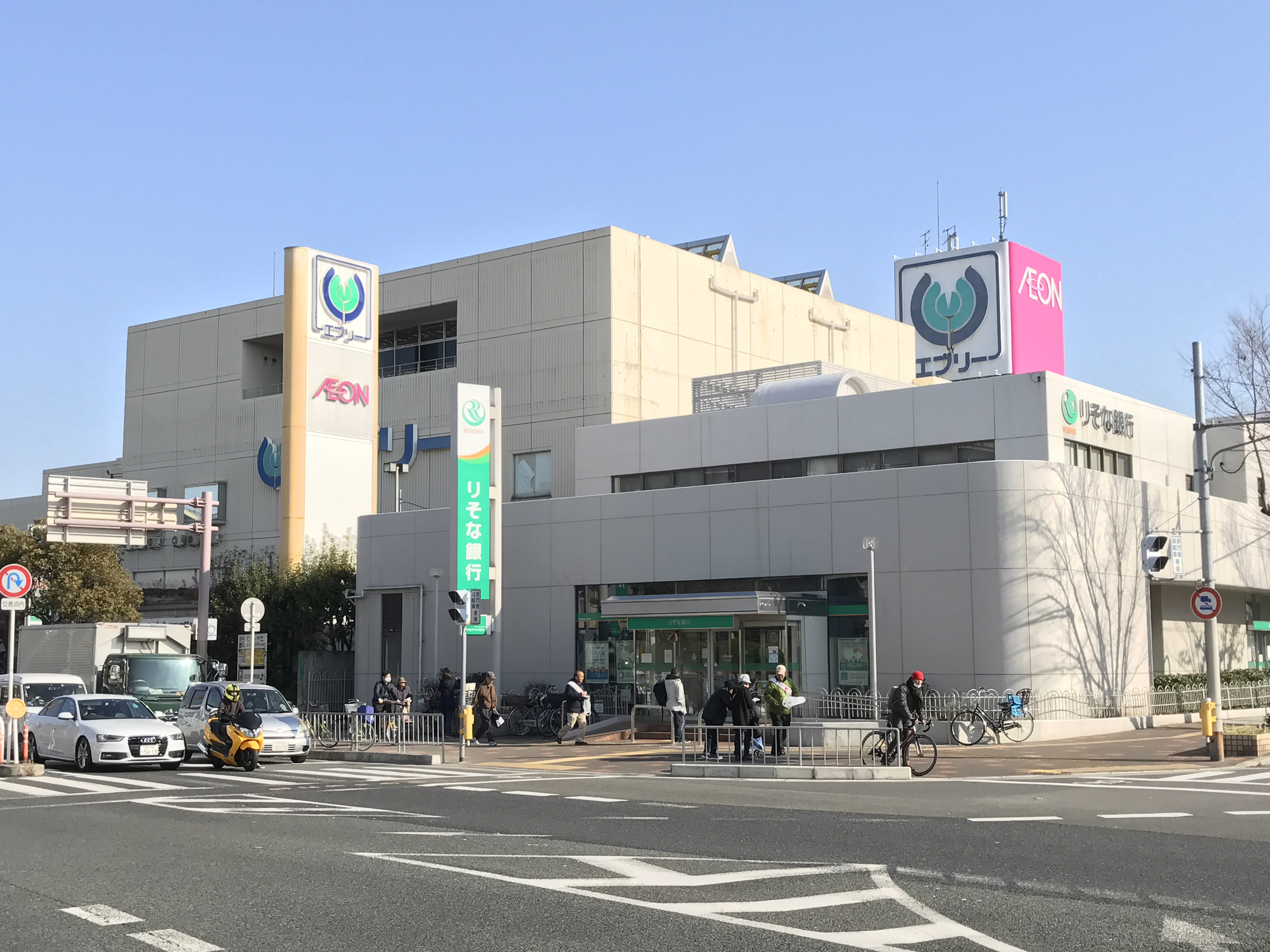 銀行：りそな銀行 新金岡支店　804m