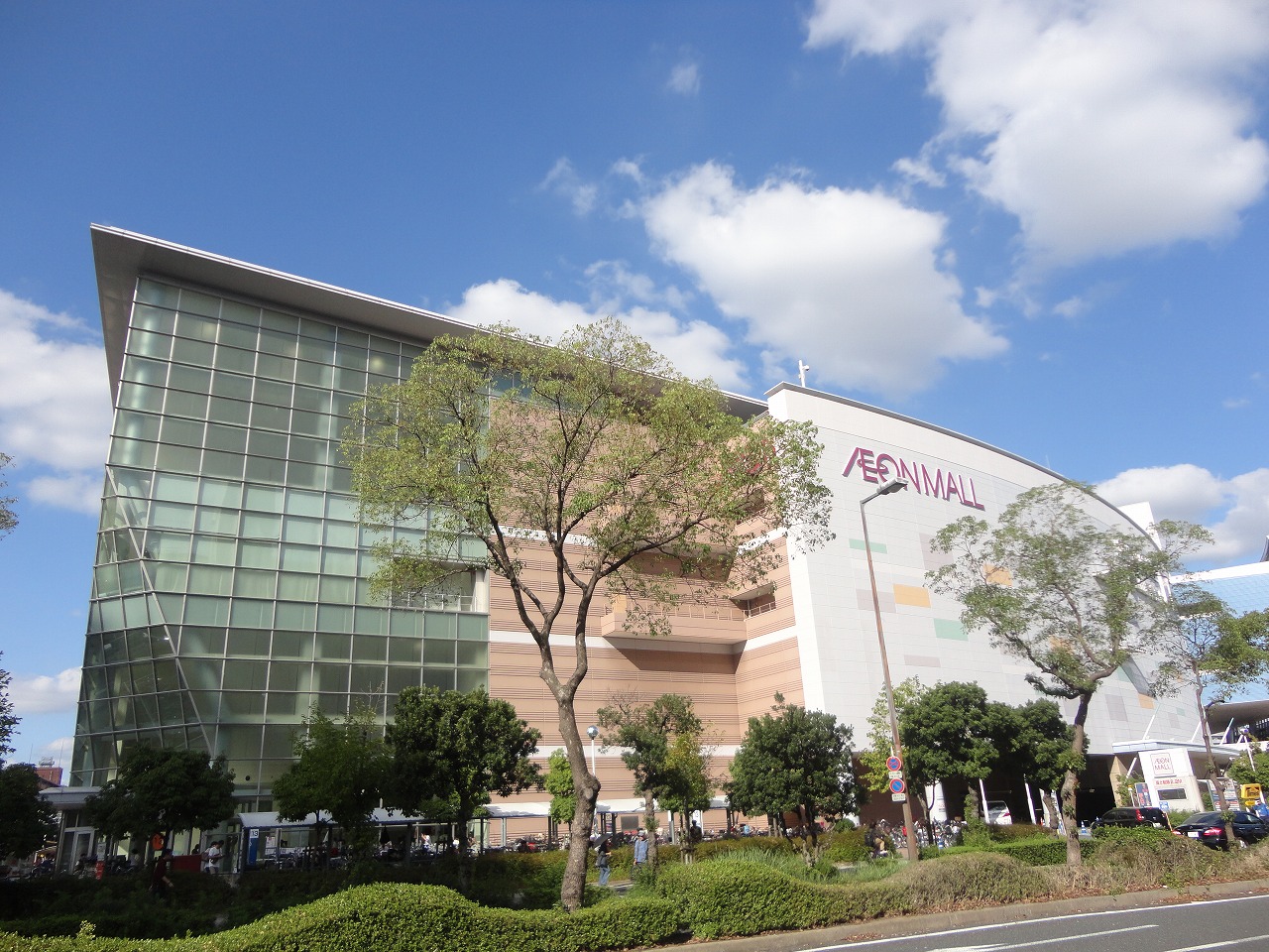 ショッピング施設：ｲｵﾝﾓｰﾙ鶴見緑地　533m