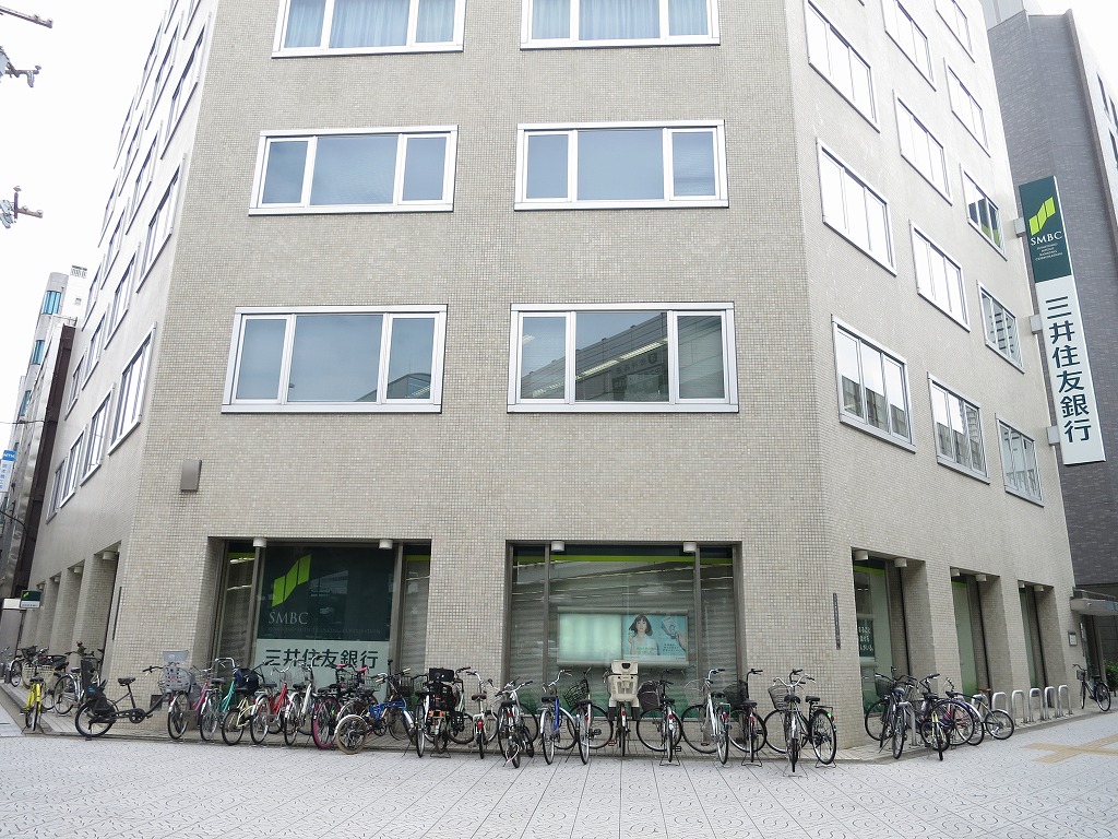銀行：三井住友銀行立売堀支店　238m