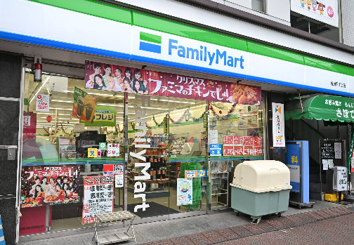 コンビ二：ﾌｧﾐﾘｰﾏｰﾄ 豊洲四丁目店　114m