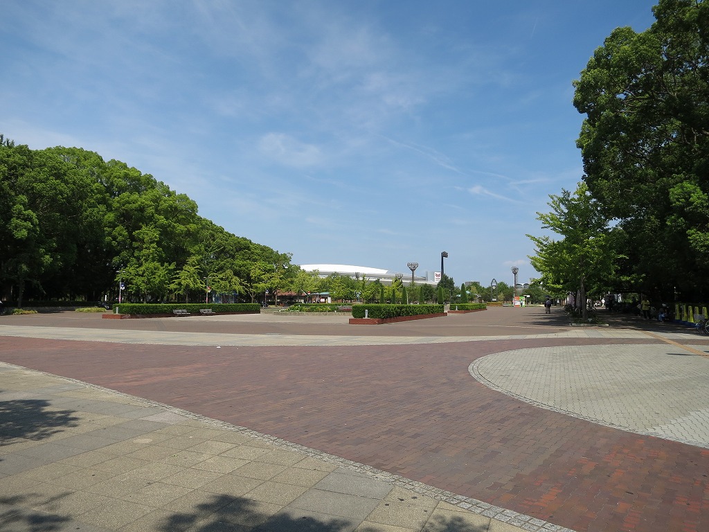 公園：長居公園　970m