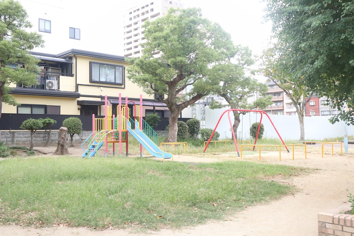公園：寺山公園　448m