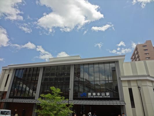 駅：摂津本山駅　473m
