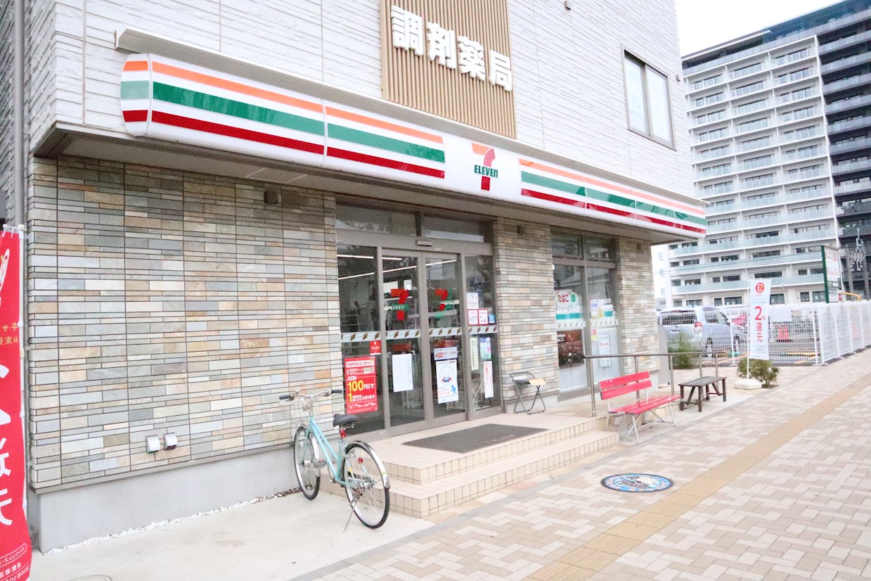 コンビ二：ｾﾌﾞﾝｲﾚﾌﾞﾝ 流山おおたかの森駅西口店　1095m