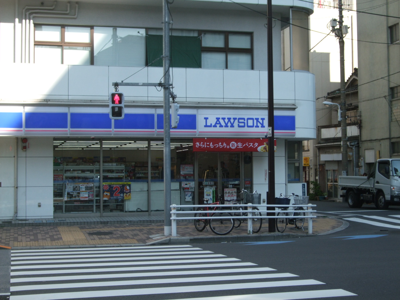 コンビ二：ﾛｰｿﾝ 浅草七丁目店　36m