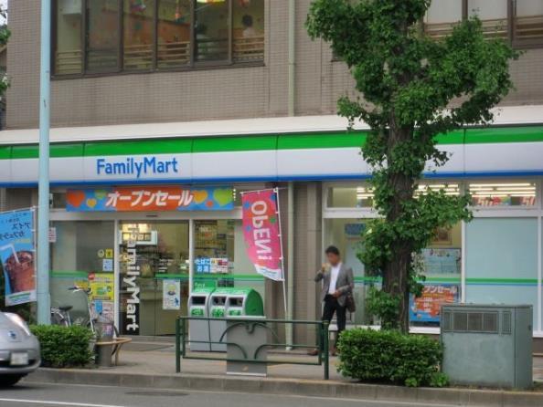 コンビ二：ﾌｧﾐﾘｰﾏｰﾄ 台東松が谷店　416m