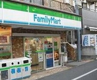 コンビ二：ﾌｧﾐﾘｰﾏｰﾄ 板橋高島平七丁目店　245m