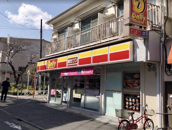 コンビ二：ﾃﾞｲﾘｰﾔﾏｻﾞｷ 目黒本町6丁目店　697m