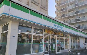 コンビ二：ﾌｧﾐﾘｰﾏｰﾄ 東墨田二丁目店　160m