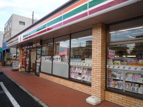 コンビ二：ｾﾌﾞﾝｲﾚﾌﾞﾝ 板橋坂下3丁目店　590m
