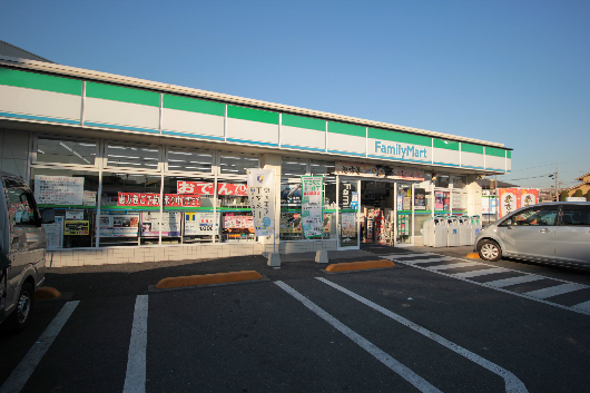 コンビ二：ﾌｧﾐﾘｰﾏｰﾄ 島根四丁目店　276m