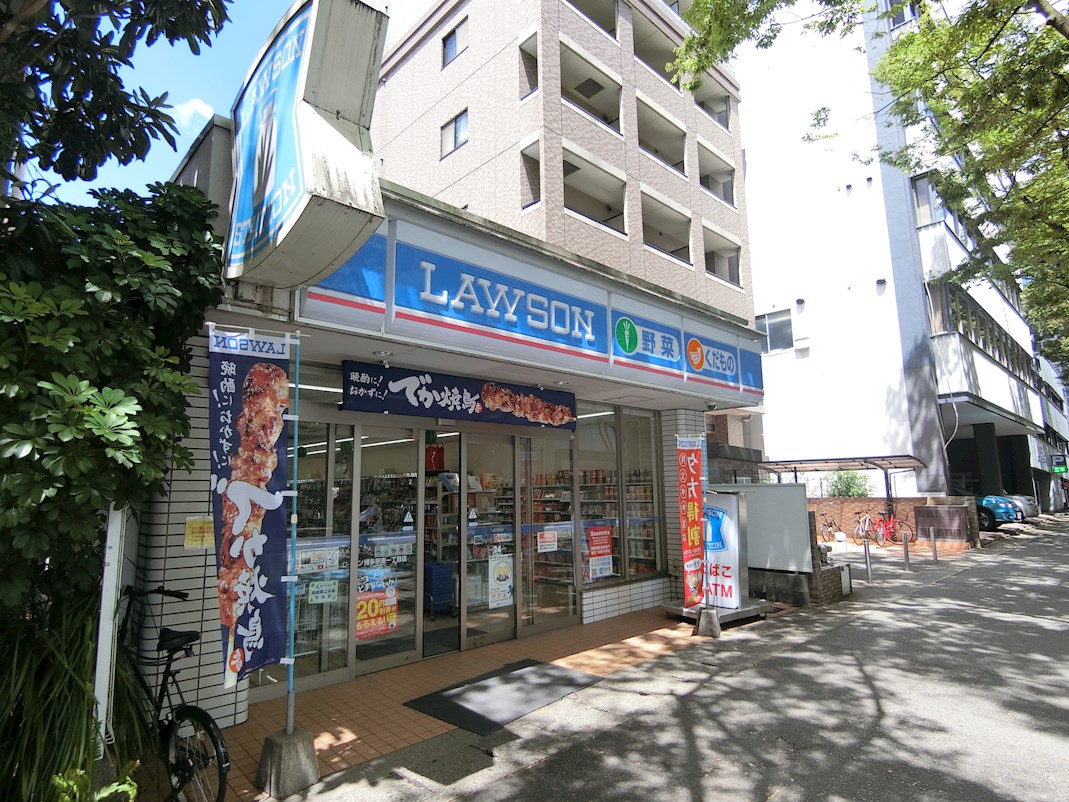 コンビ二：ﾛｰｿﾝ 博多駅南一丁目店　611m