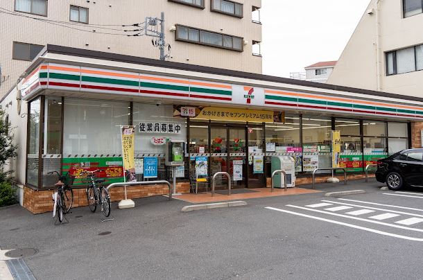 コンビ二：セブンイレブン 大田区千鳥町駅前店　318m