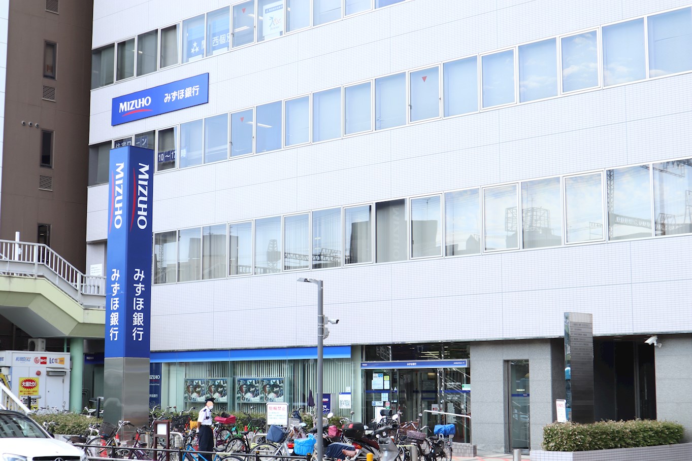 銀行：みずほ銀行八尾支店　1245m