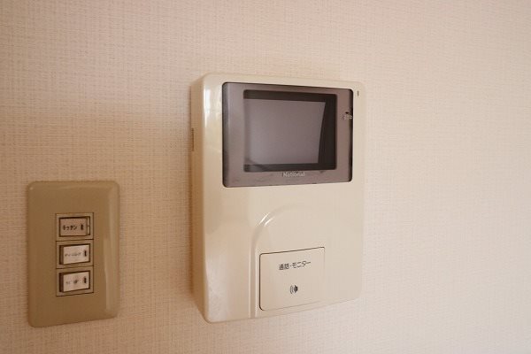 TVモニター付インターホンで不審者をシャットアウト