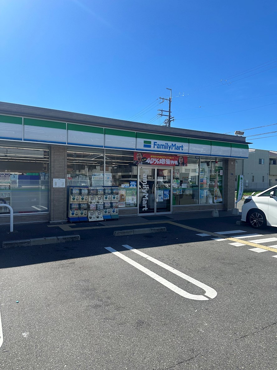 コンビ二：ファミリーマート 東大阪吉田下島店　53m