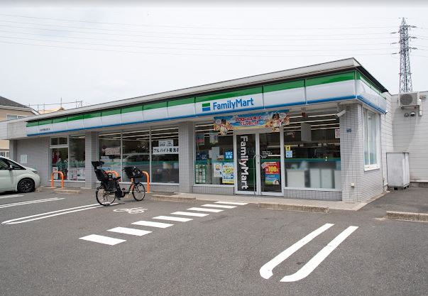 コンビ二：ファミリーマート 小金井浅間山通り店　386m