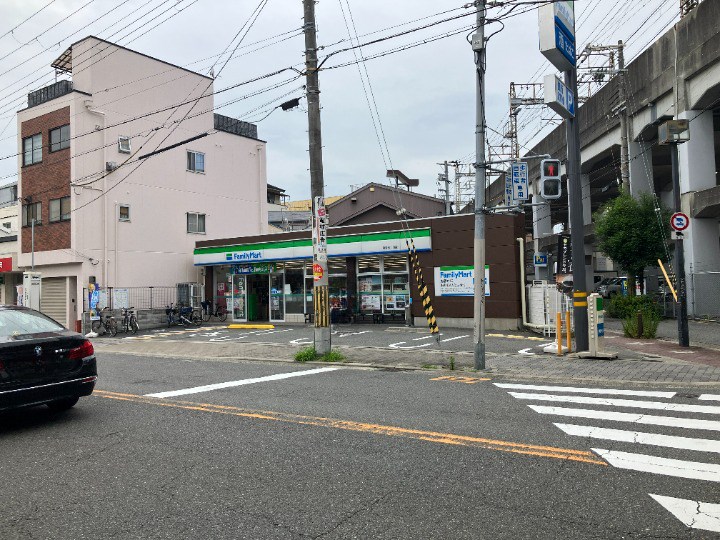 コンビ二：ﾌｧﾐﾘｰﾏｰﾄ 桑津五丁目店　514m