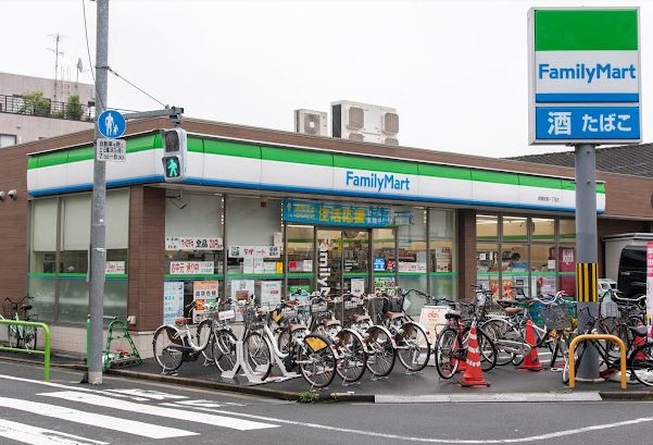 コンビ二：ﾌｧﾐﾘｰﾏｰﾄ 板橋成増一丁目店　440m