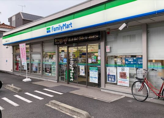 コンビ二：ファミリーマート 板橋東新町二丁目店　180m
