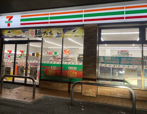 コンビ二：セブンイレブン 板橋東新町川越街道店　189m