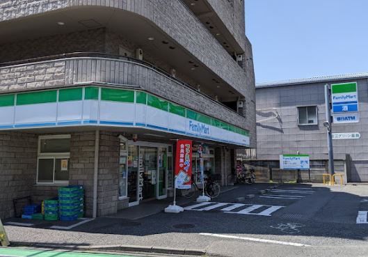 コンビ二：ファミリーマート 狛江慈恵医大前店　527m