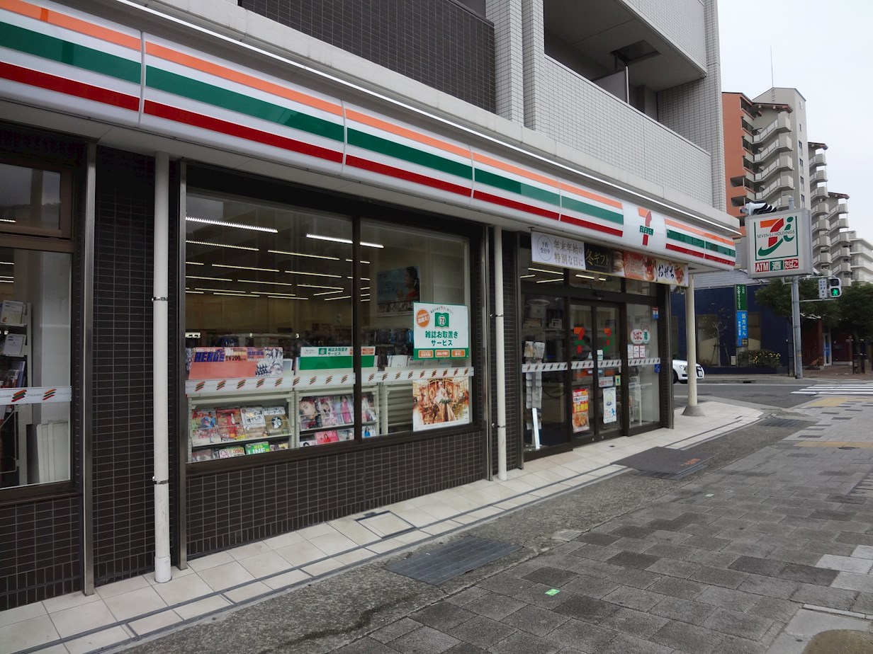 コンビ二：ｾﾌﾞﾝｲﾚﾌﾞﾝ　赤鳥居前店　1906m