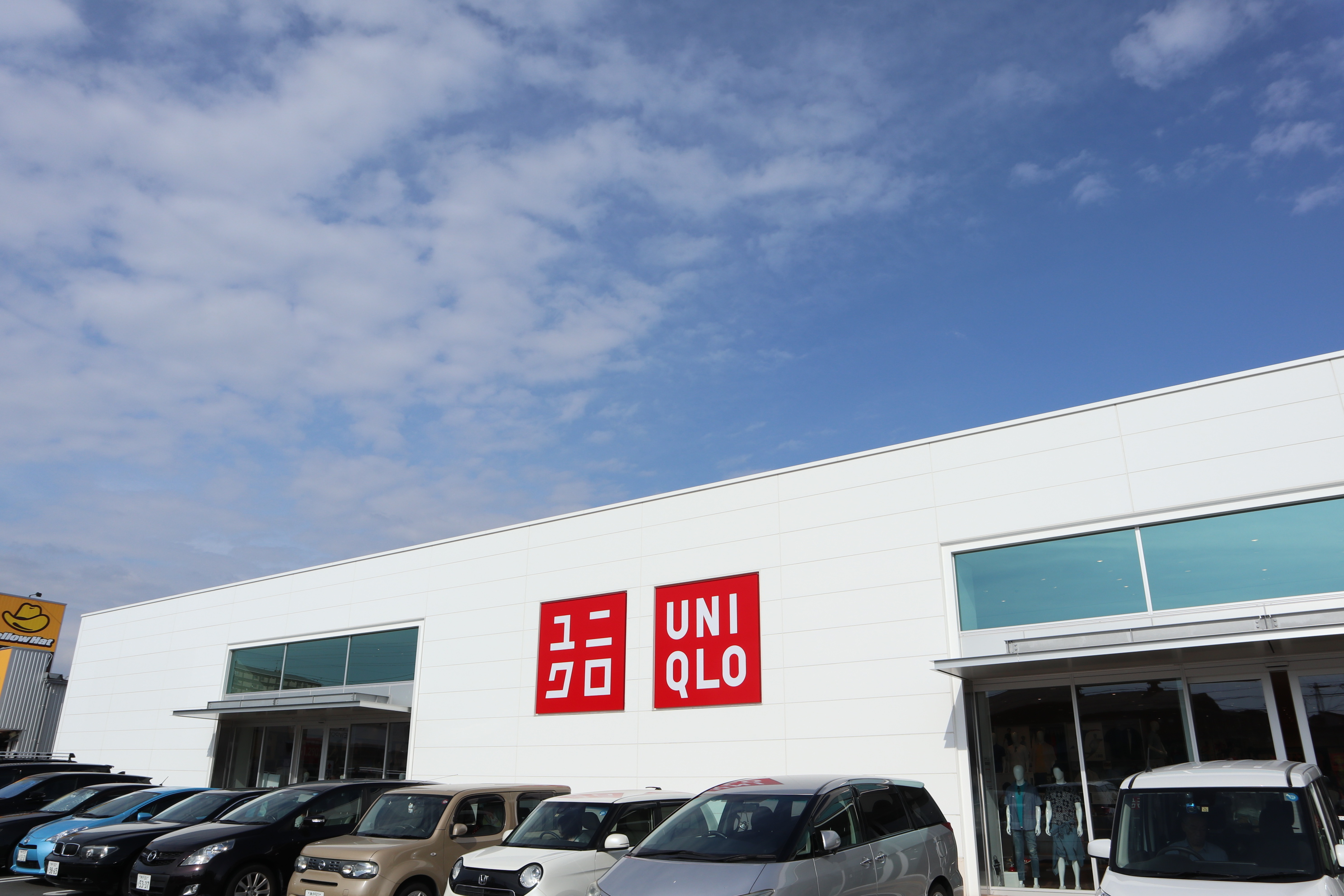 ショッピング施設：ユニクロ 明石店　529m　近隣