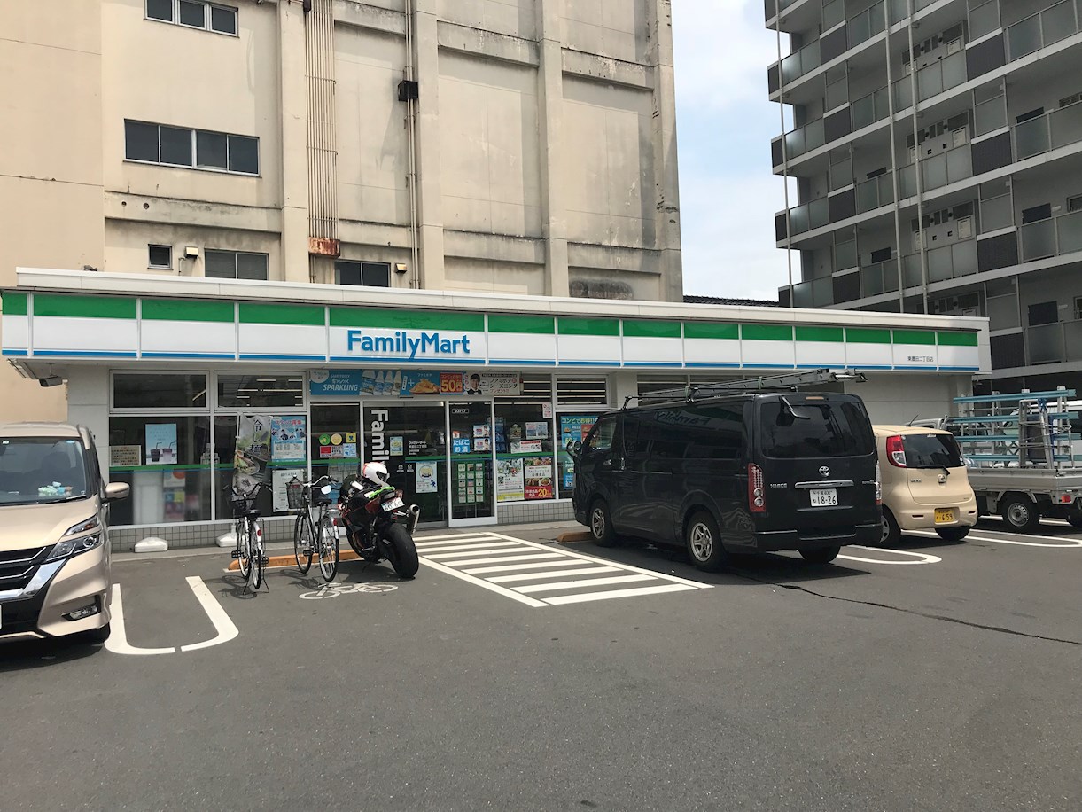 コンビ二：ﾌｧﾐﾘｰﾏｰﾄ 東墨田二丁目店　21m