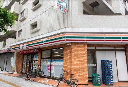 コンビ二：セブンイレブン 東池袋2丁目店　136m