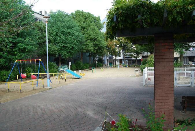 公園：市岡浜公園　220m