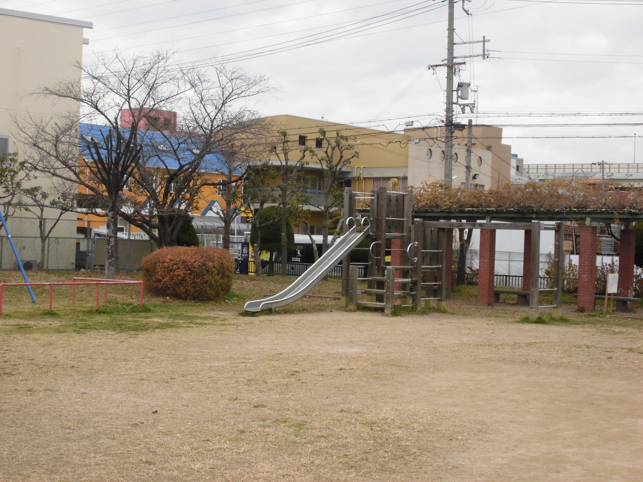 公園：菱江中公園　311m