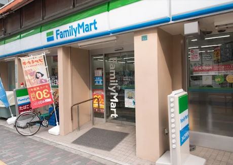 コンビ二：ファミリーマート 駒込駅北店　349m
