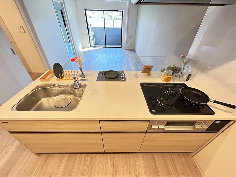 ※偶数階はクロスの色が異なります